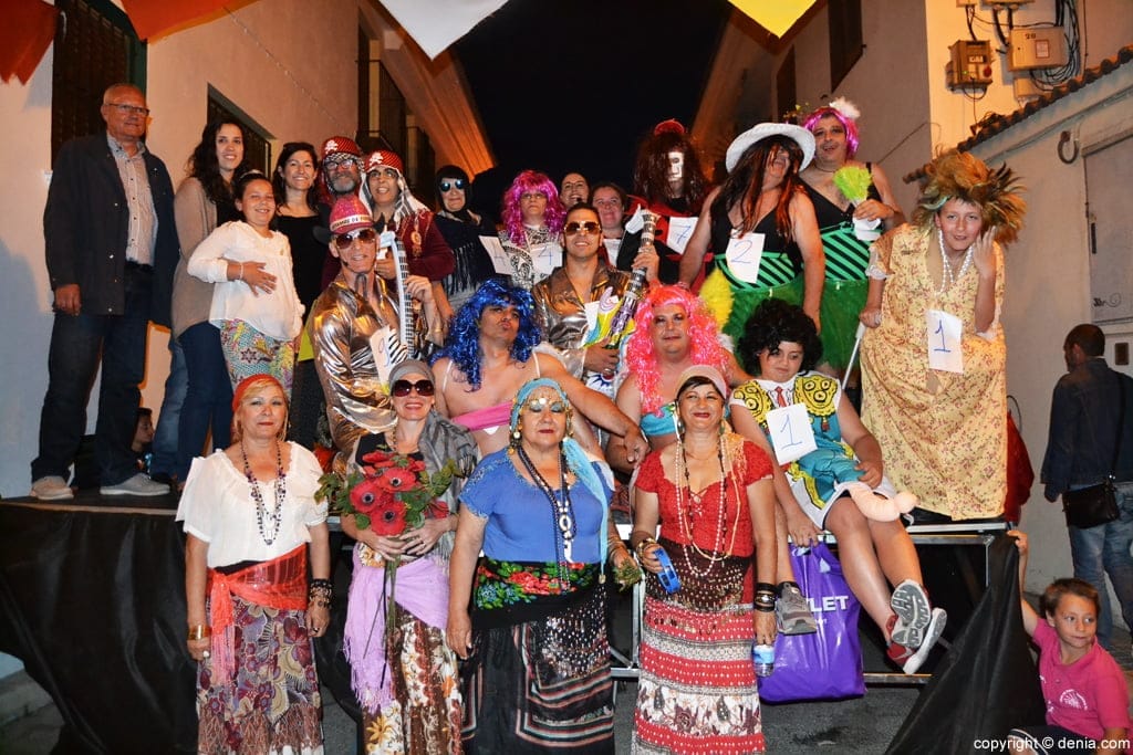 Fiestas Santíssima Trinitat Dénia - participantes en la Dansà Grotesca