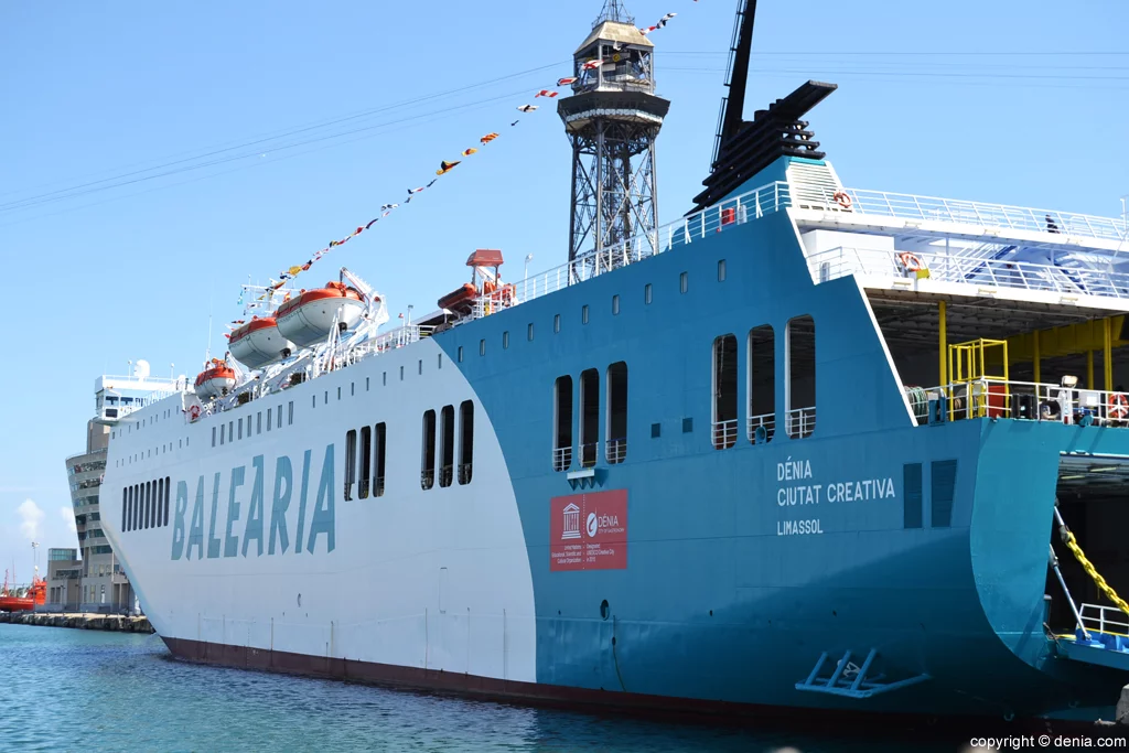 Presentación ferry Dénia Ciutat Creativa – buque en el puerto de Barcelona