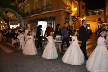 Procesión de la Mare de Déu dels Desemparats – niños de Comunión