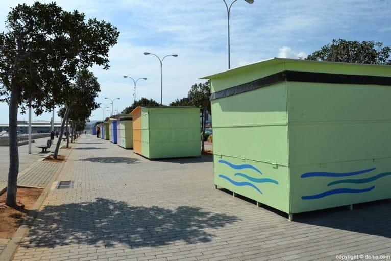 Casetas de los hippies en el puerto de Dénia