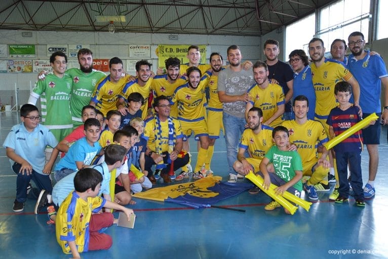 Con la afición y los niños