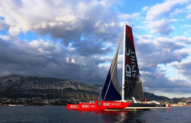 el trimaran idec sport en denia