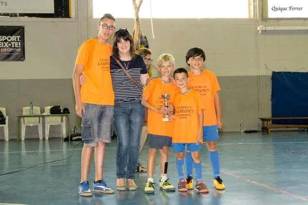 La fiesta del fútbol sala se vivió en el 'II Torneo de la EM Fútbol Sala Dénia' 6 equipo em denia tercero benjamin