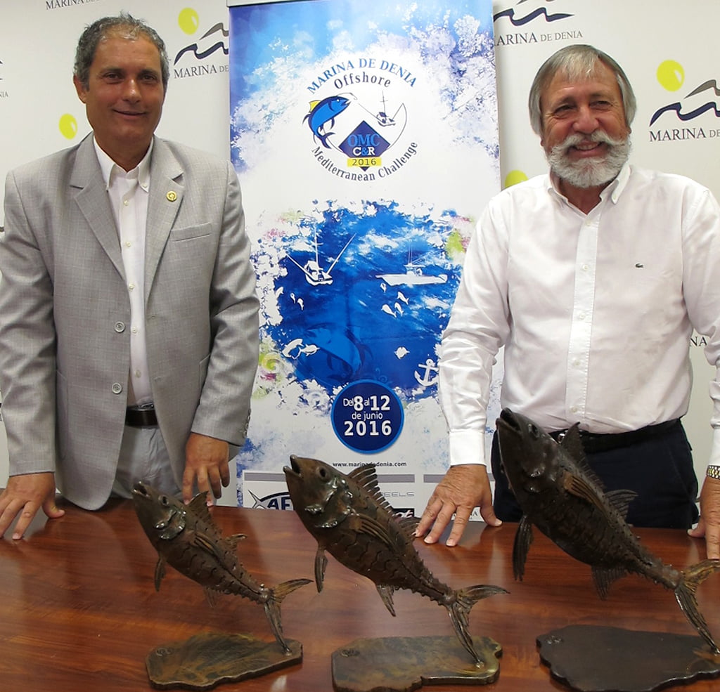 Gabriel Martínez y Toni Marí con los trofeos
