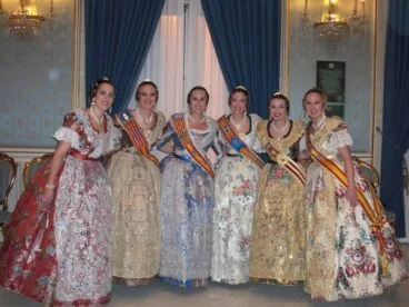 Inés Alacreu con otras falleras mayores