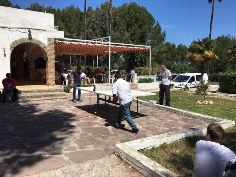 Juegos de equipo en el retiro nacional de hombres