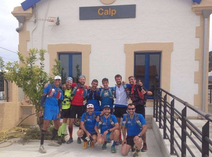 Miembros del Club de Muntanya UMMA unieron corriendo las montañas de la Marina Alta 1 Los atletas del UMMA antes de salir de Calp