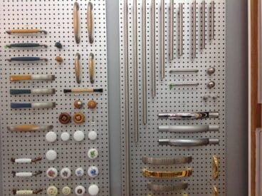 Nuevos herrajes para puertas de Coloma 2