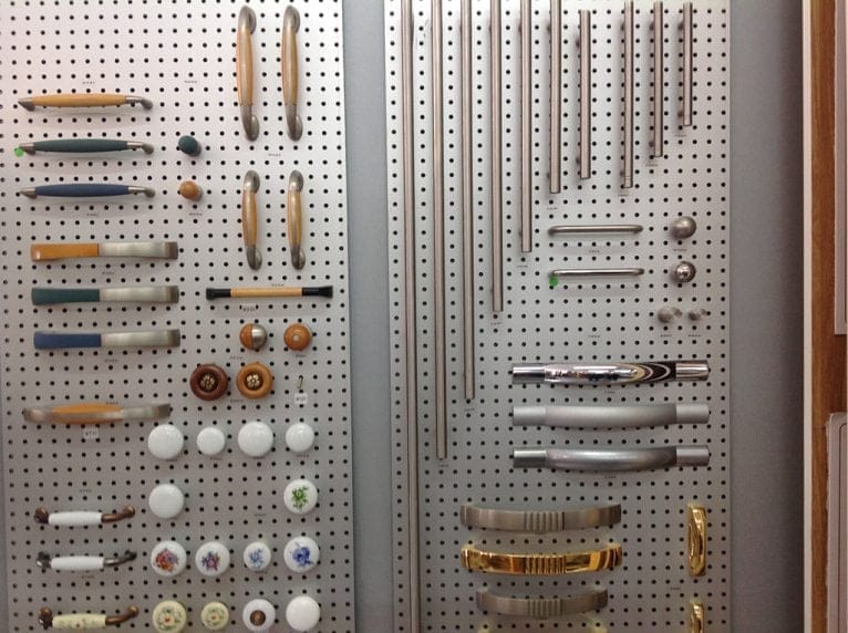 Nuevos herrajes para puertas de Coloma 2