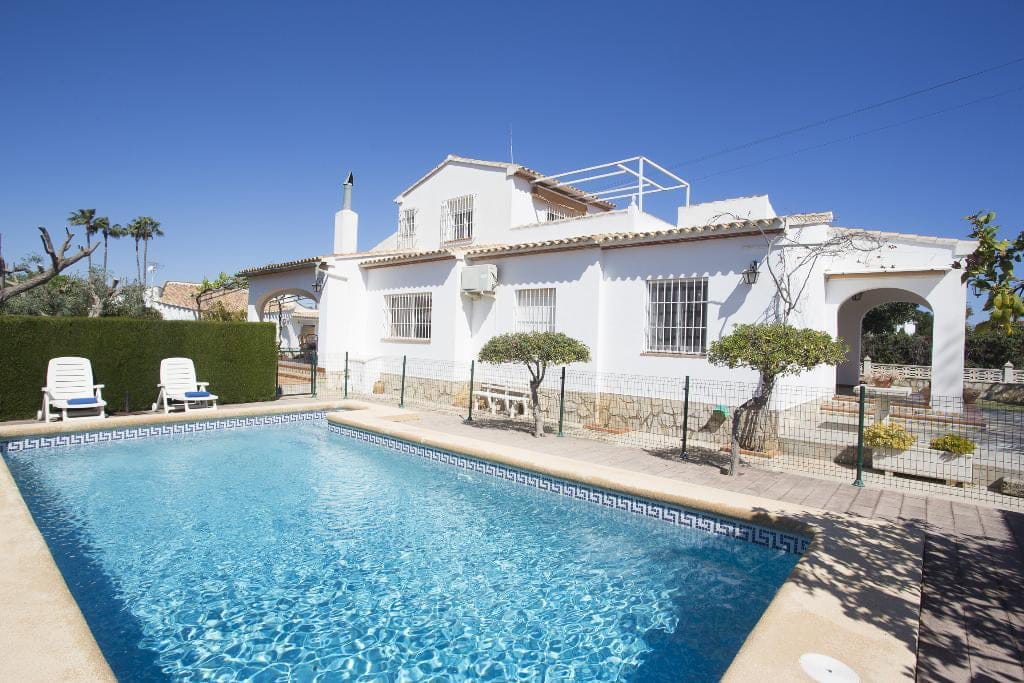 Piscina de la casa Palabot Quality Rent a Villa