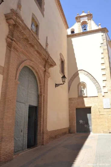 Puerta principal de la Iglesia del Loreto en Dénia