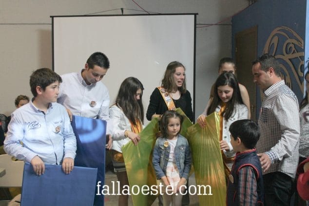 regalos a los cargos de la falla oeste