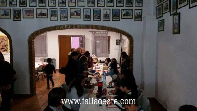 vesprades divertides en la falla oeste