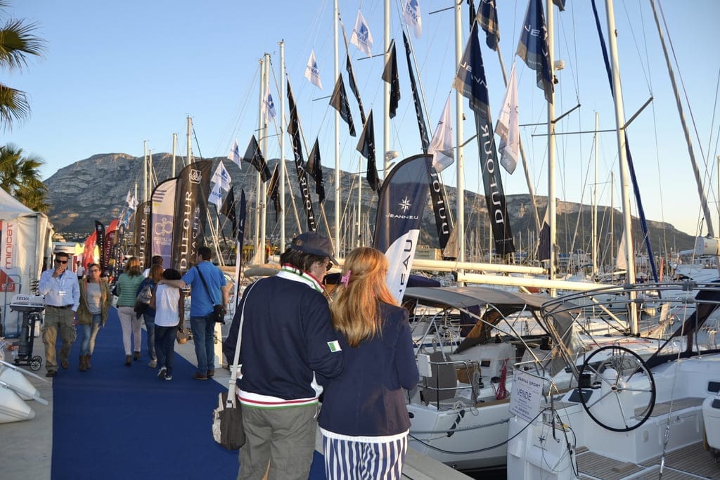 Aumentan los clientes compradores en el IX Salón Náutico de Dénia 2 Visitantes del IX Salón Náutico de Dénia