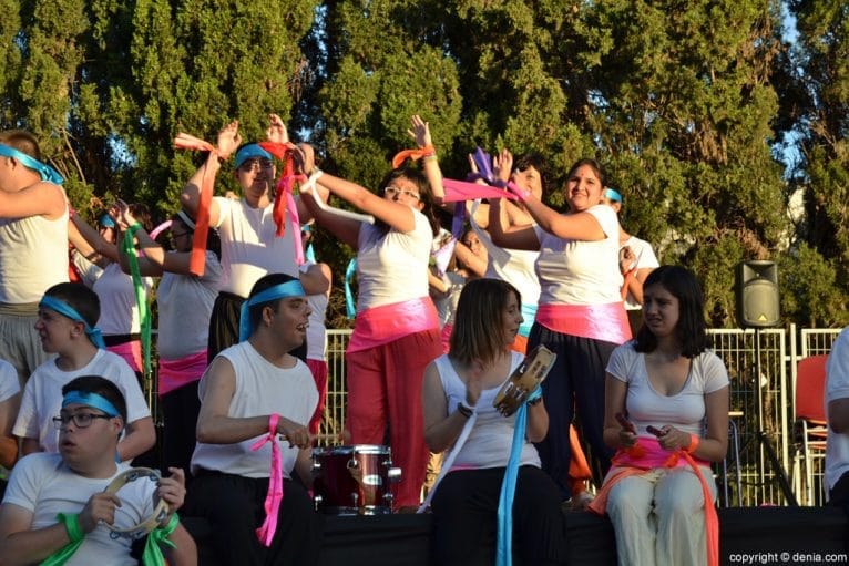 Fin de curso 2016 colegio Raquel Payà - actuación de baile