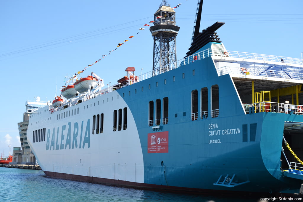 40 Presentación ferry Dénia Ciutat Creativa - buque en el puerto de Barcelona