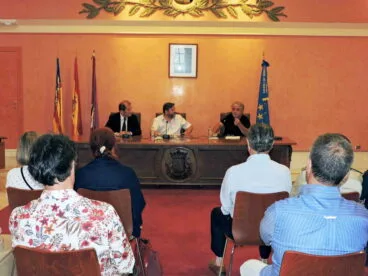 acto de inauguración del ciclo de conferencias sobre la guerra