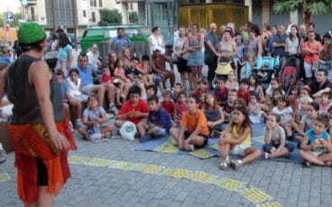 Cultura als barris – actividades infantiles en la calle La Vía