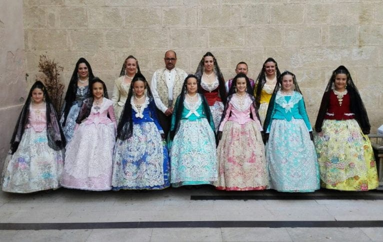 Falleras Mayores de Dénia y Cortes de Honor en la procesión del Corpus