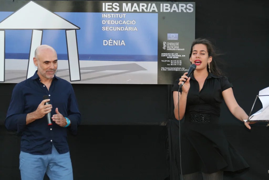 Jaume Ginestar y Amalia López en el IES María Ibars
