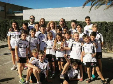 nadadores de la escuela del club natacio denia