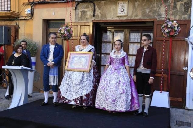 La calle Pont se vistió de gala para celebrar el nombramiento oficial de los cargos 2017 de Baix la Mar 7 nombramiento de silvia chornet