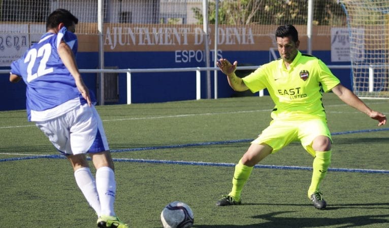 Partido solidario en Dénia