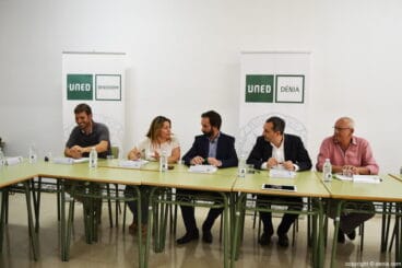 presidencia de la reunion del patronato de la uned en denia