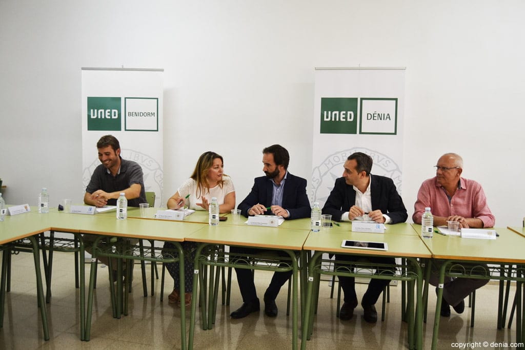 El Patronato del Centro Asociado de la UNED en Dénia se convierte en Consorcio 1 Presidencia de la reunión del patronato de la UNED en Dénia