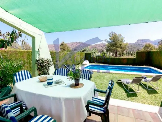 Moderna Villa en venta en la La Sella Golf, disponible en Vacation Villas 2 terraza abierta vacation villas