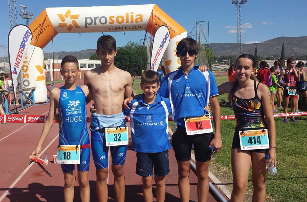 Triatletas dianenses en el Acuatlón de  Ontinyent