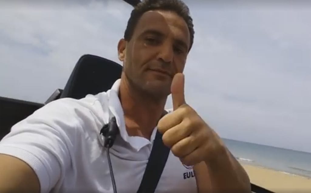 Las noticias más leídas en Dénia.com del 13 al 18 de junio 2 Un socorrista se graba con el móviol mientras conduce por la playa
