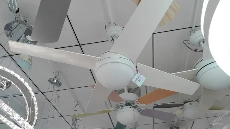 Ventilador con iluminación en Vimaluz