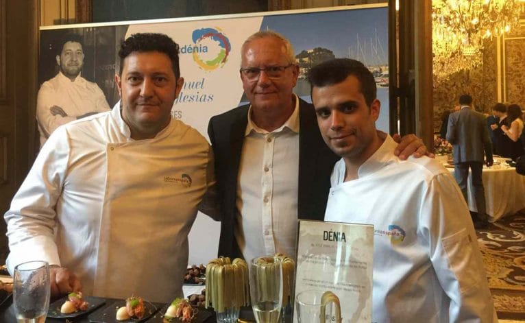 Vicent Grimalt con los cocineros de Peix y Brases