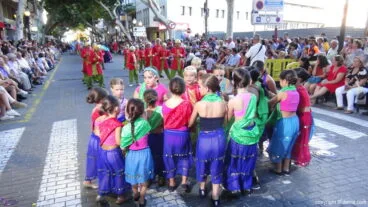 Carrozas Dénia 2016 – Comparsa infantil Falla Centro