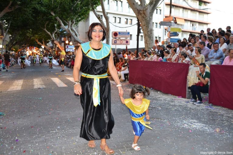Carrozas Dénia 2016 - comparsa falla Darrere del Castell
