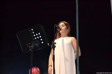 02 Presentadora Julia Pineda