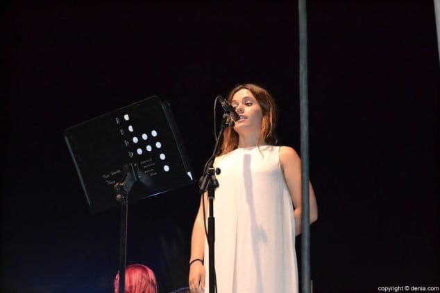 02 presentadora julia pineda