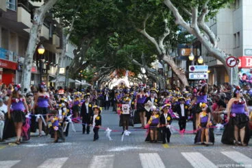 Carrozas Dénia 2016 – Comparsa infantil Campaments