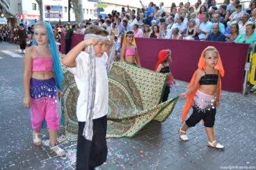 Carrozas Dénia 2016 – comparsa falla Les Roques