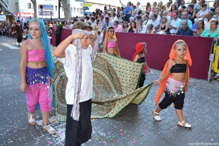 Carrozas Dénia 2016 - comparsa falla Les Roques
