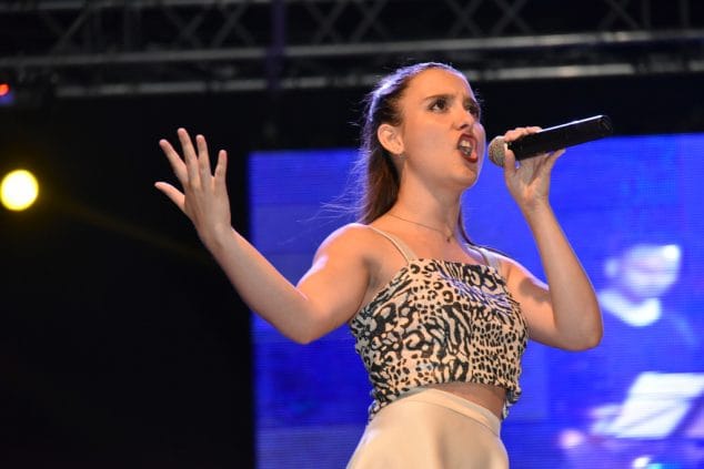 07 fic 2016 actuacion de andrea soto