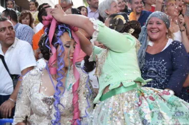 Carrozas Dénia 2016 – Falleras Mayores de Dénia en la tribuna