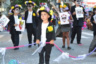 Carrozas Dénia 2016 – Comparsa infantil Campaments