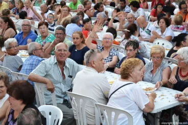 Reparto de cocas – Fiestas de Dénia