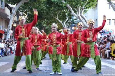 Carrozas Dénia 2016 – Comparsa infantil falla Centro