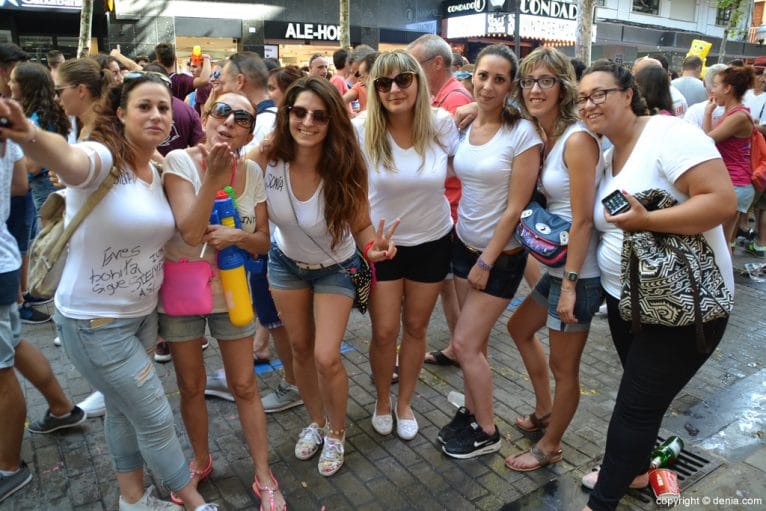 Primer día de fiestas de Dénia 2016 - Peña en la entrà