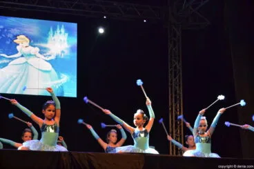 Gala de Patricia Sentí en las Fiestas de Dénia – Cenicienta