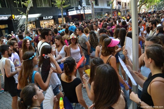 13 primer dia de fiestas de denia 2016 ambiente en las puertas del condado
