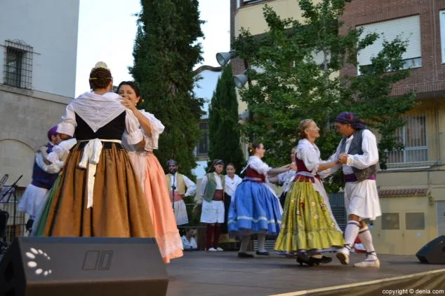 Dianium Dansa y Ras i Pla protagonizaron el XXII Aplec de Danses de Dénia 14 13 xxii aplec de danses de denia grup de dansa dianium